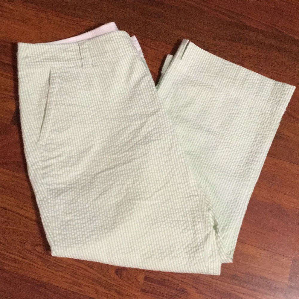 Classic Lilly Pulitzer seersucker capris